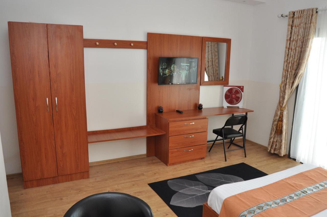 Hotel Sky Blue Mada Alasora 外观 照片