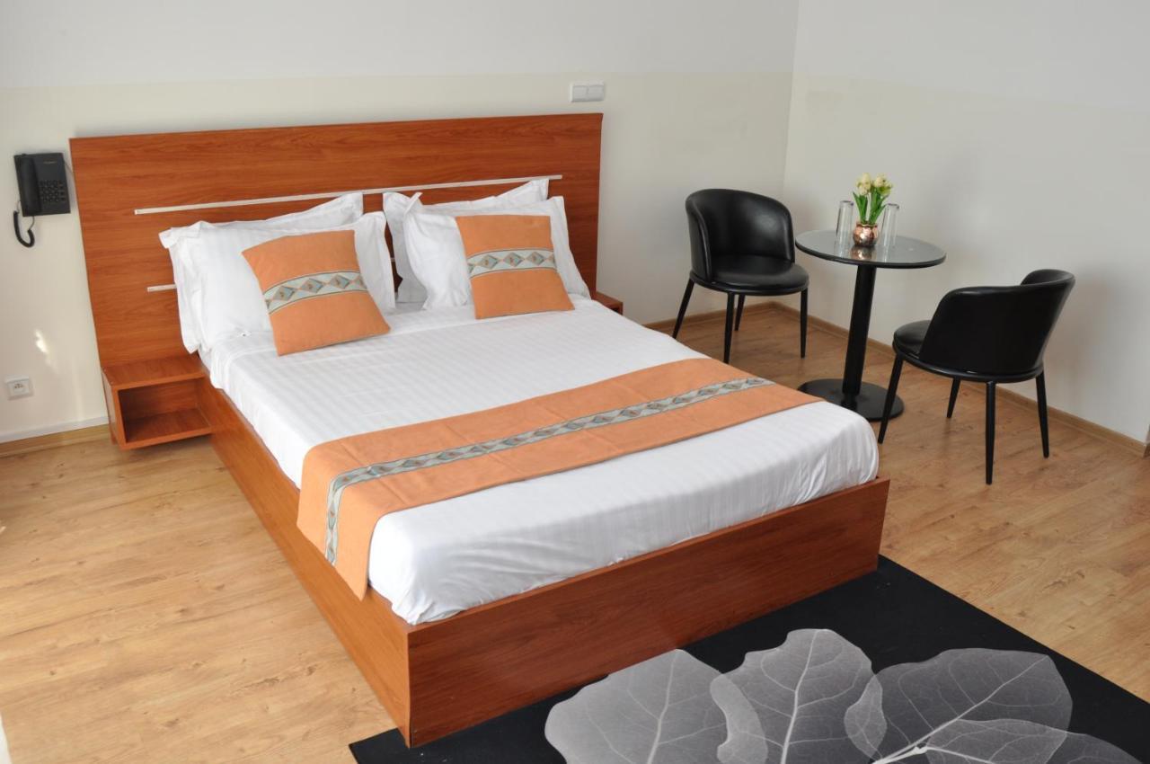 Hotel Sky Blue Mada Alasora 外观 照片